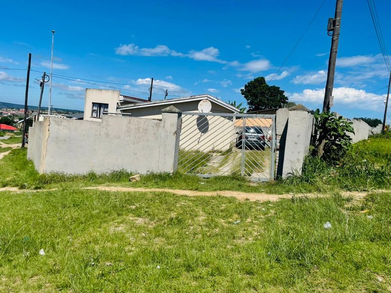 "Modern and Spacious Family Home for Sale at Mdantsane nu8 - Photo 1