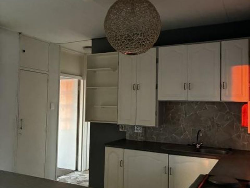 Live Luxury Non-Distressed Auction! Bidding to Start FROM R440 000!!! BARGAIN NEVER TO BE REPEATED - Photo 2