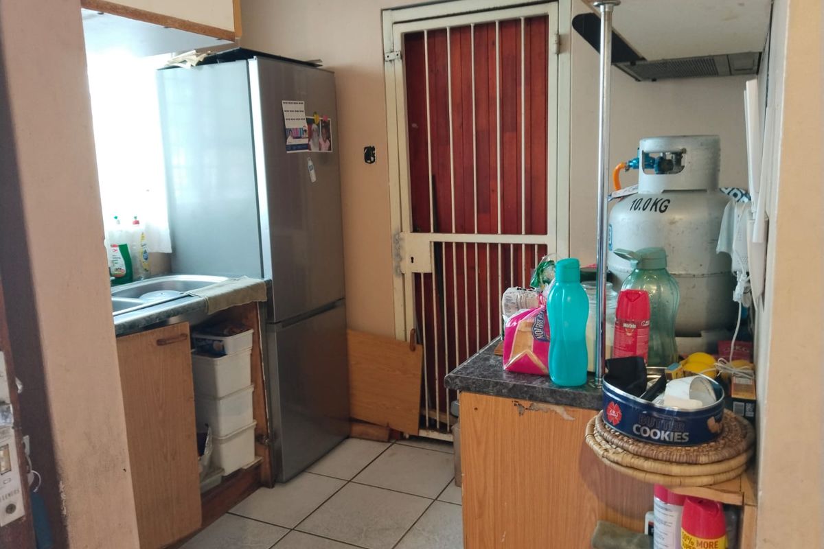 Two Bedroom House for Sale Highbury - Photo 5