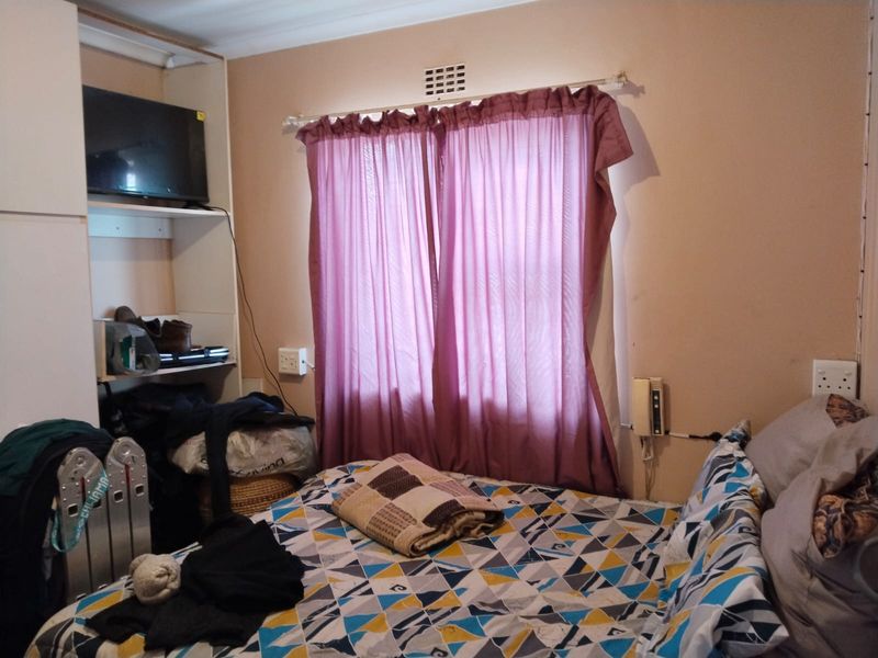 Two Bedroom House for Sale Highbury - Photo 8