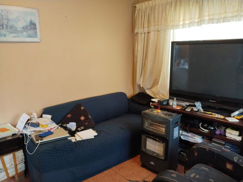 Two Bedroom House for Sale Highbury - Photo 4
