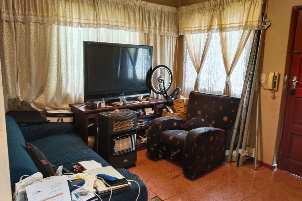 Two Bedroom House for Sale Highbury - Photo 3