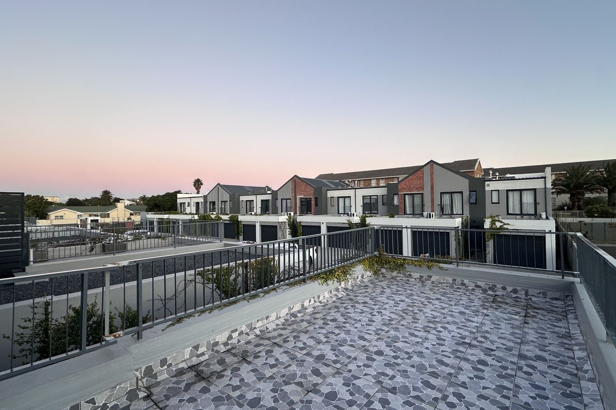 Contemporary Eco-Village Living Near Woodbridge Island - Photo 4