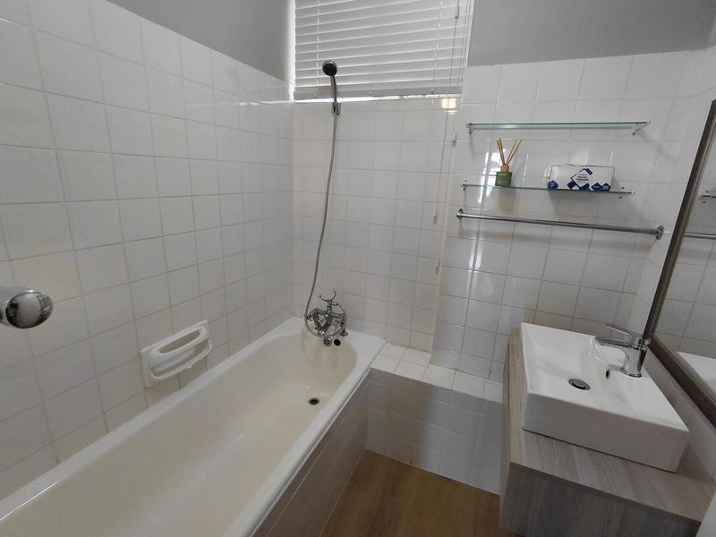 Spacious Fully Furnished 2-Bedroom Apartment in Cape Marina, Summerstrand – Well-Managed & Secure - Photo 10