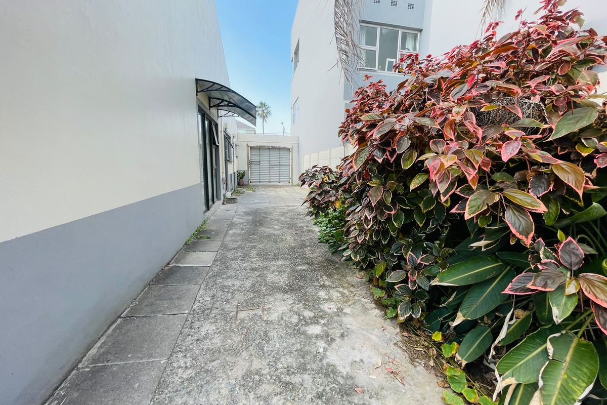 6-Bedroom Investment Property in Quigney with Excellent Rental Income Potential - Photo 5