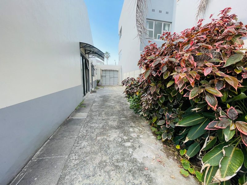 6-Bedroom Investment Property in Quigney with Excellent Rental Income Potential - Photo 5