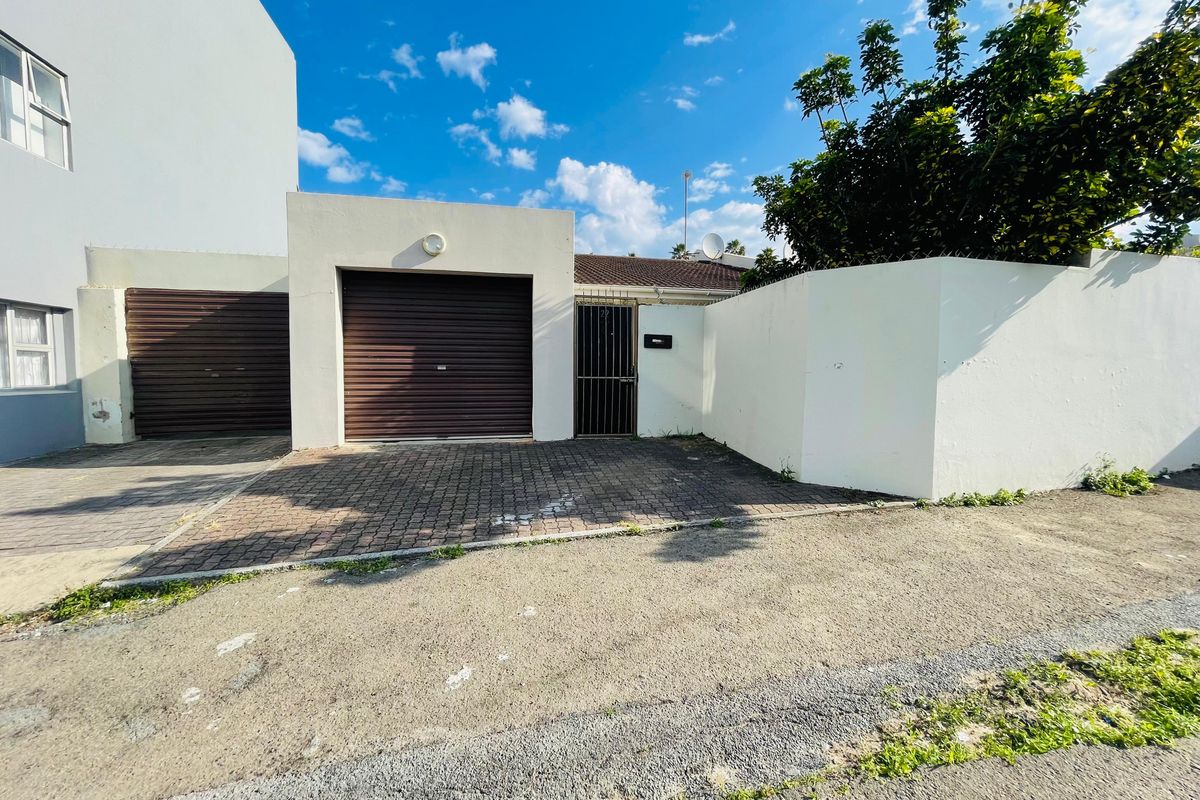 6-Bedroom Investment Property in Quigney with Excellent Rental Income Potential - Photo 2