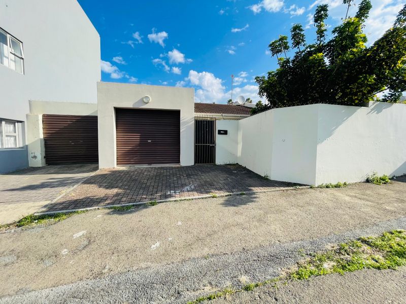 6-Bedroom Investment Property in Quigney with Excellent Rental Income Potential - Photo 2