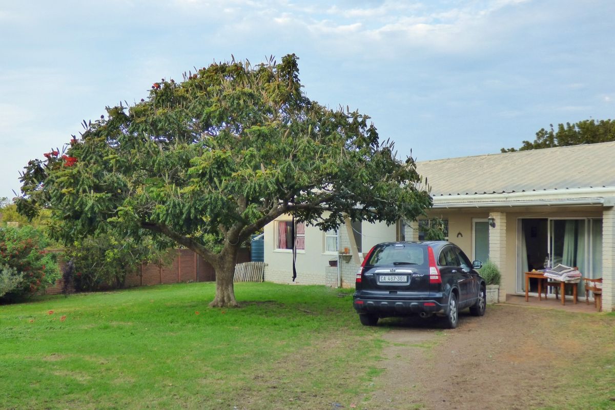 Comfortable Family Living in a Prime West Bank, Port Alfred - Photo 2