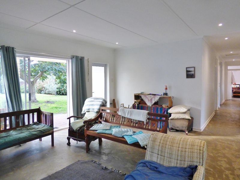 Comfortable Family Living in a Prime West Bank, Port Alfred - Photo 5