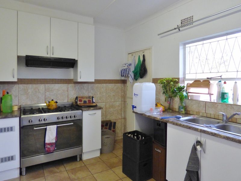 Comfortable Family Living in a Prime West Bank, Port Alfred - Photo 8