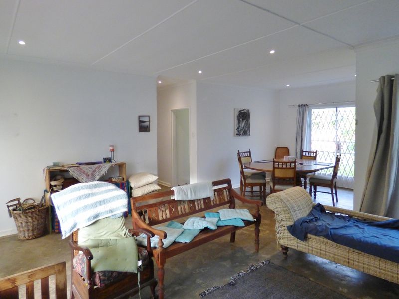 Comfortable Family Living in a Prime West Bank, Port Alfred - Photo 6
