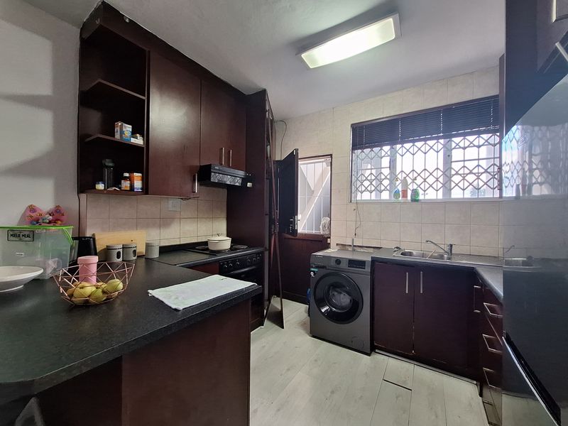 Convenient Location - Photo 2