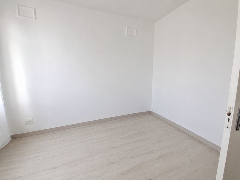 Convenient Location - Photo 7