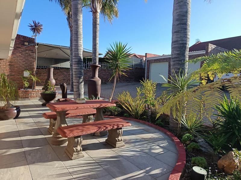 Modern 3 bedroom, single level townhouse in Hartenbos in sought after security complex for sale - Photo 5