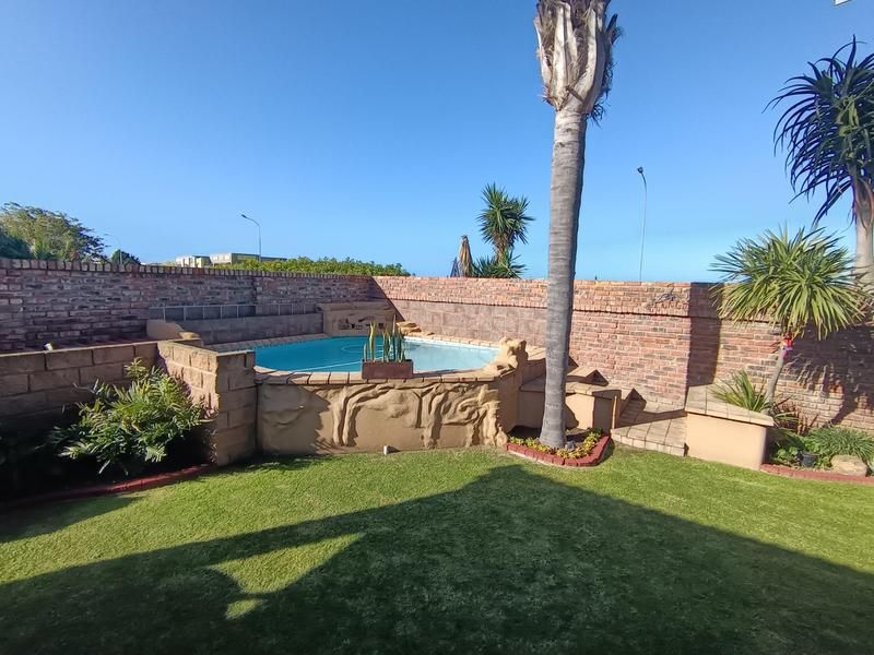 Modern 3 bedroom, single level townhouse in Hartenbos in sought after security complex for sale - Photo 2