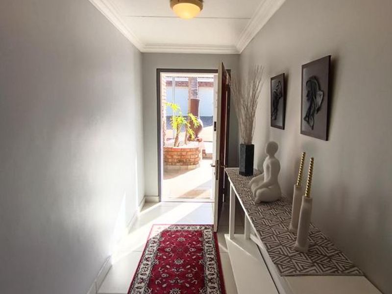 Modern 3 bedroom, single level townhouse in Hartenbos in sought after security complex for sale - Photo 7