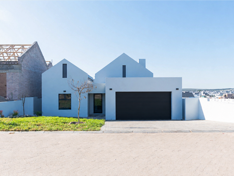 Brand-New Modern Home in The Ridge Estate – Designed for Relaxed Coastal Living - Photo 1