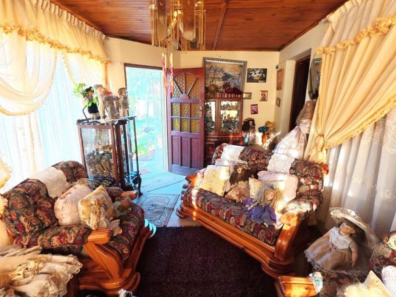 4-Bedroom home with  beautiful Garden-Braai & Chill Ready - Photo 9