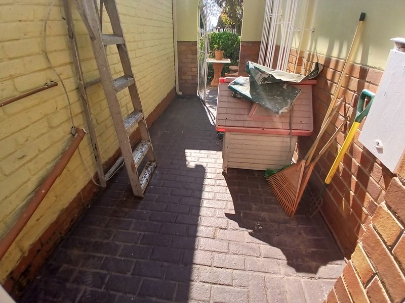 4-Bedroom home with  beautiful Garden-Braai & Chill Ready - Photo 7
