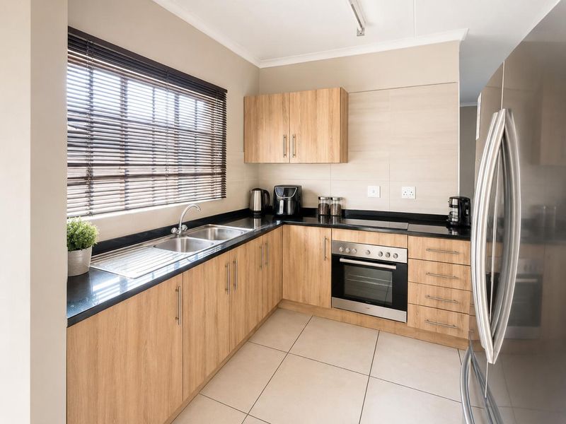 Modern 3-Bedroom Apartment in a Sought-After Estate. - Photo 3