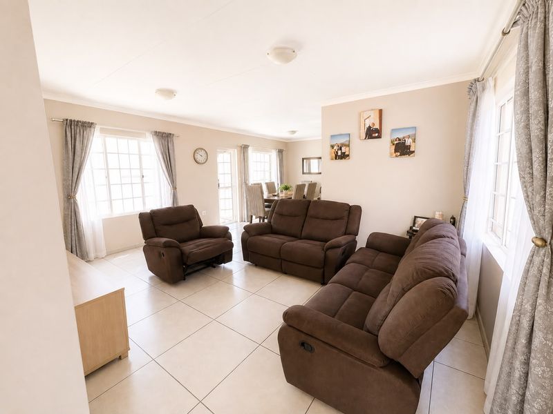 Modern 3-Bedroom Apartment in a Sought-After Estate. - Photo 6