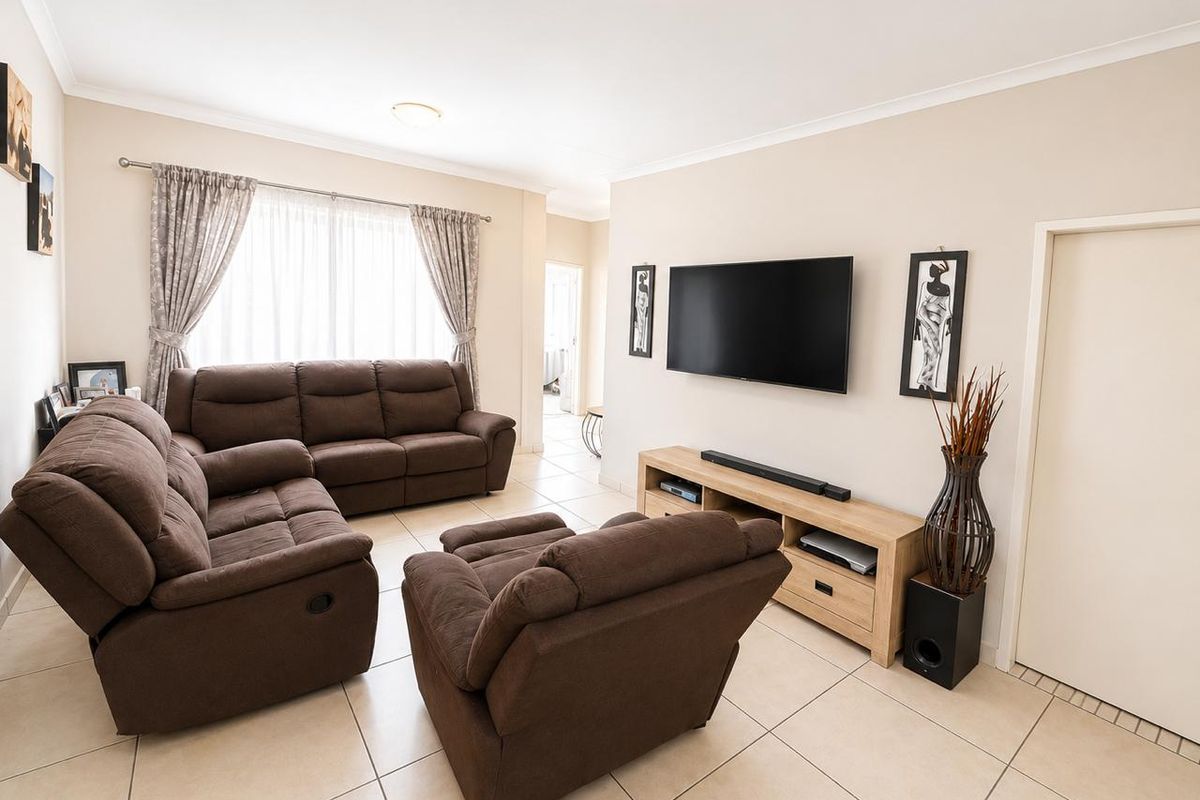 Modern 3-Bedroom Apartment in a Sought-After Estate. - Photo 5
