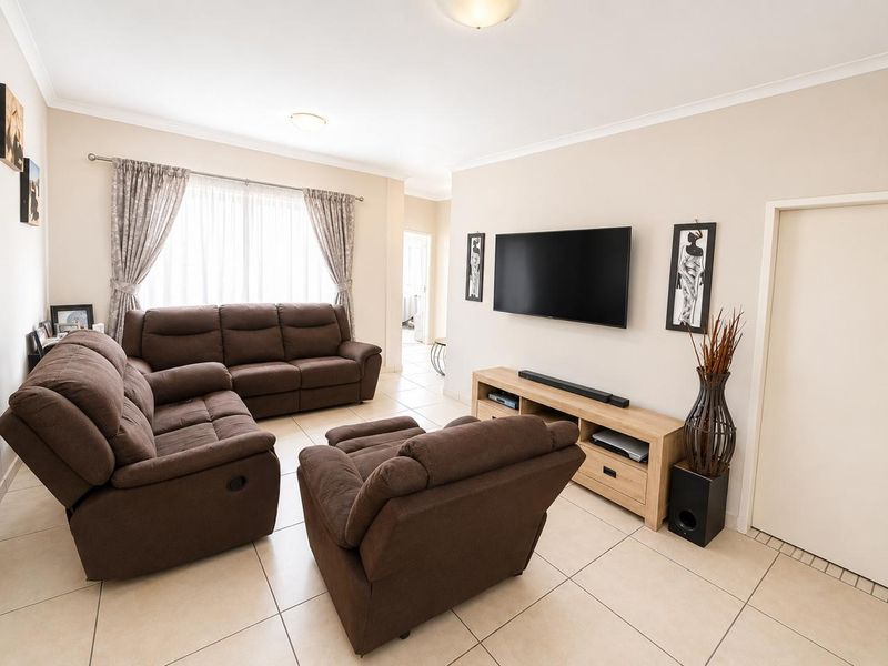 Modern 3-Bedroom Apartment in a Sought-After Estate. - Photo 5