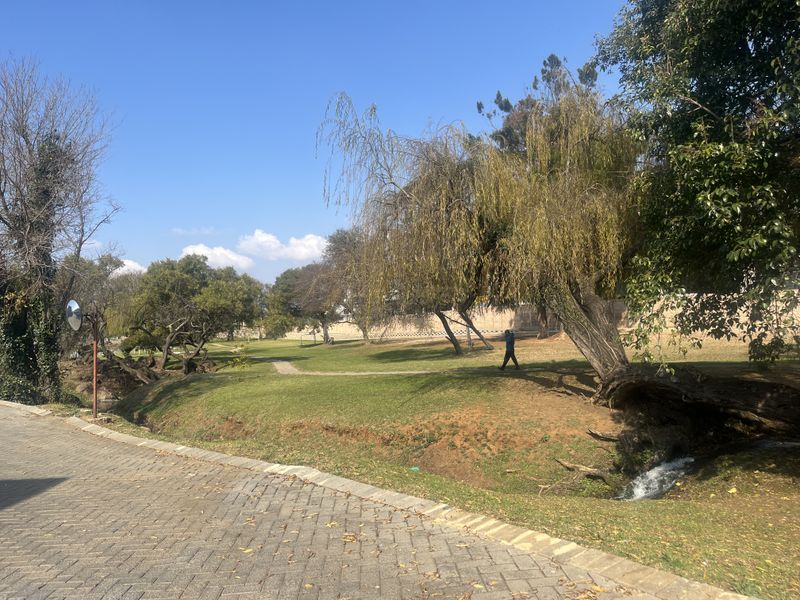 Apartment for Sale in Mulbarton, Johannesburg - Photo 3
