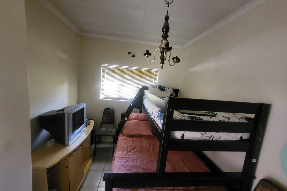 Modern Ground Floor 2-Bedroom Townhouse for Sale in Rosettenville - Photo 5