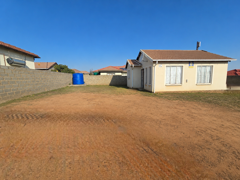 Modern 2-Bedroom House in Klarinet . - Photo 2
