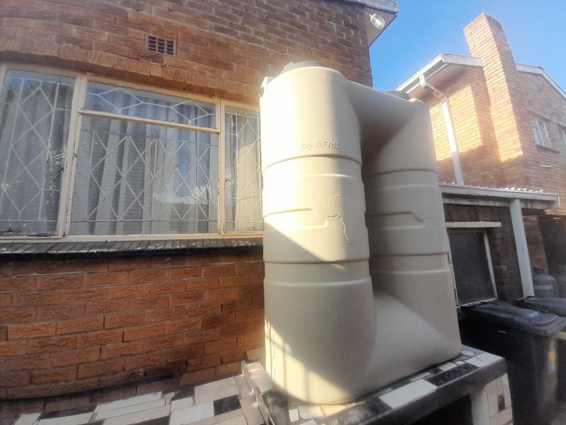 7 Bedroom double storey House for sale in Makenzieville - Photo 3