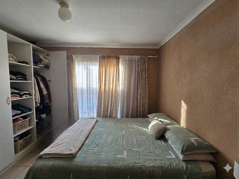2-Bedroom house in Tasbet with a lounge, kitchen, and neat yard in a qui - Photo 6