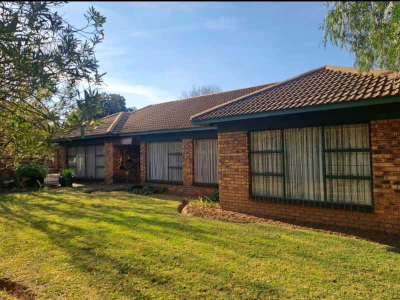 3 Bedroom House - Photo 1