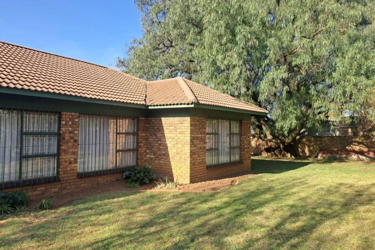 3 Bedroom House - Photo 2