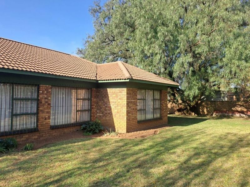 3 Bedroom House - Photo 2