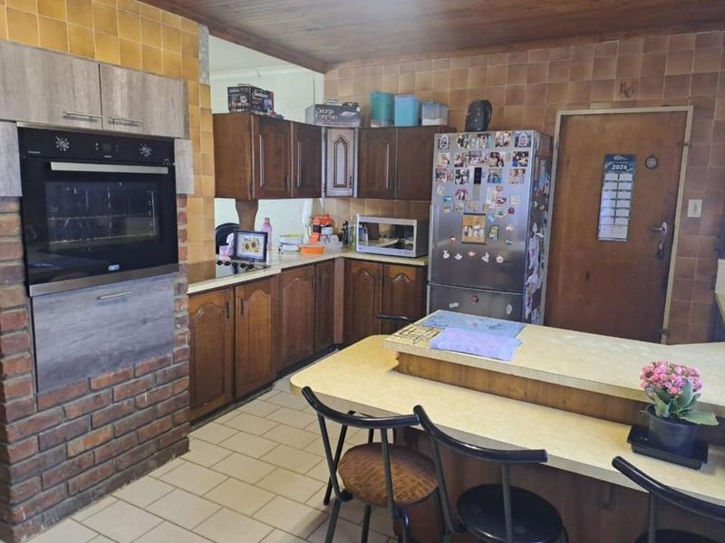 3 Bedroom House - Photo 10