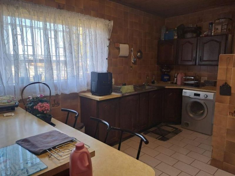 3 Bedroom House - Photo 9