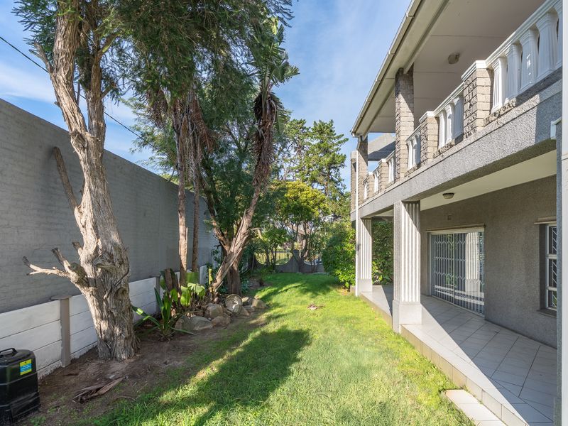 Grand Family Living with Exceptional Space and Versatility - Photo 4