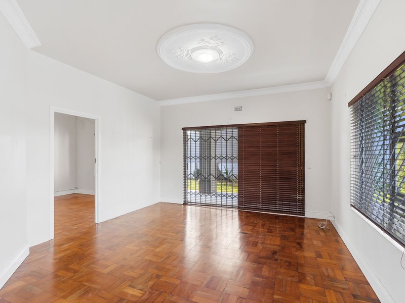 Grand Family Living with Exceptional Space and Versatility - Photo 9