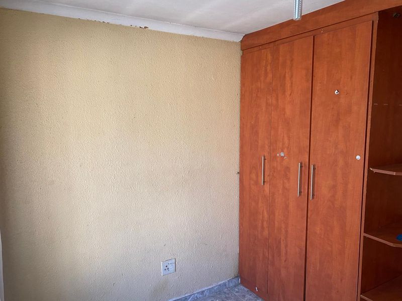 Charming 2- Bedroom with Space to Grow! - Photo 10