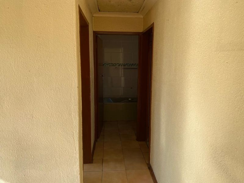 Charming 2- Bedroom with Space to Grow! - Photo 6