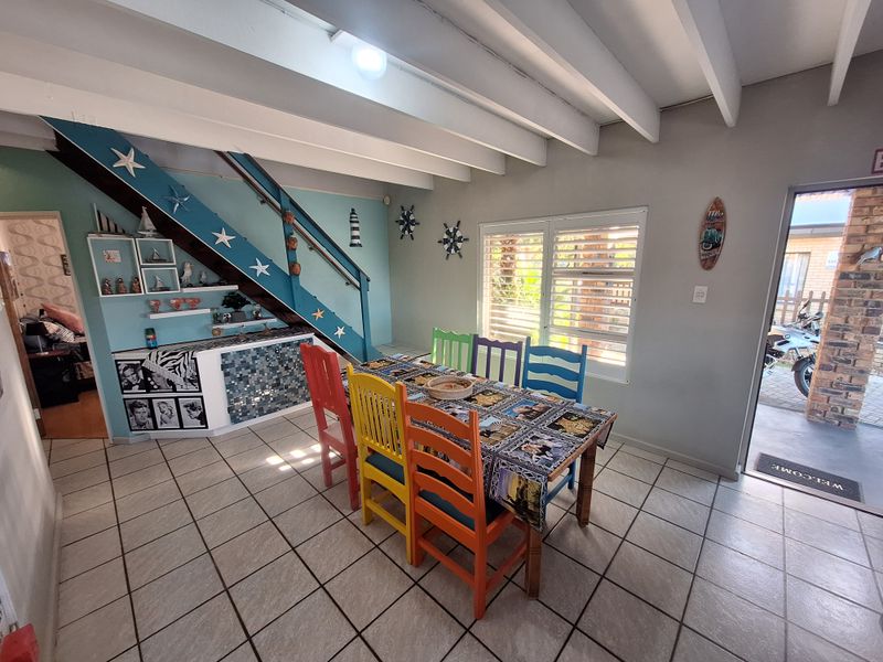 Coastal Charm – Low Maintenance Living – Prime Address - Photo 6
