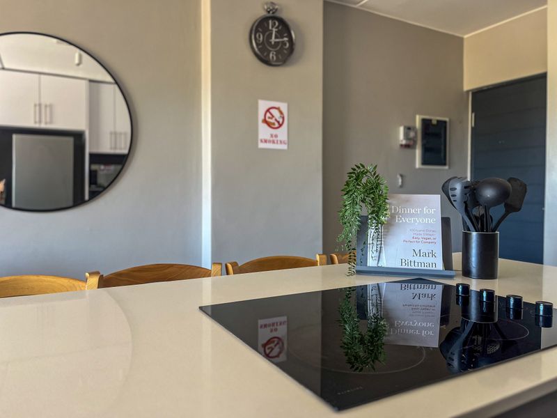 Fully Furnished 2 bedroom  Nivica Apartment - Photo 9