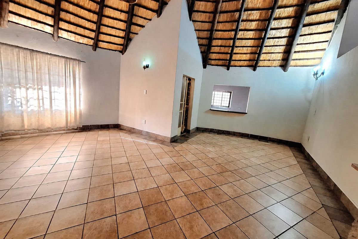 Spacious Home in a Secure Lodge Setting - Photo 2