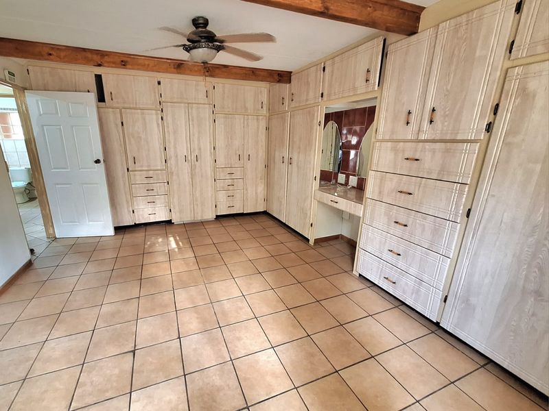 Spacious Home in a Secure Lodge Setting - Photo 10