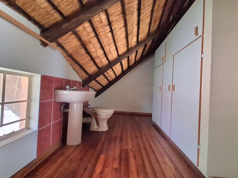 Spacious Home in a Secure Lodge Setting - Photo 8