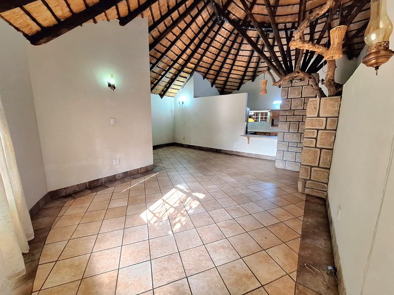Spacious Home in a Secure Lodge Setting - Photo 3