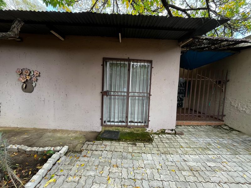 1 Bedroom Cottage in Prisedent Park - Photo 5