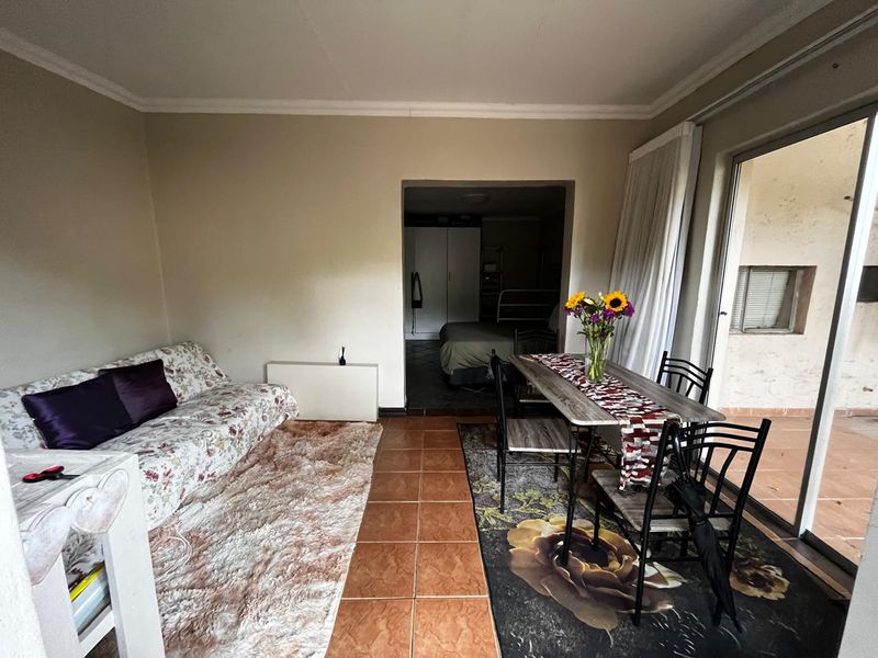 1 Bedroom Cottage in Prisedent Park - Photo 7